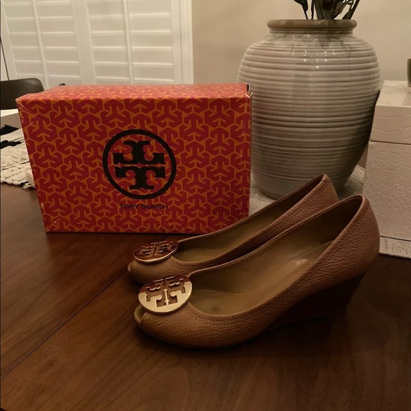 Tory Burch”Sally-2"Wedge Peep Toe Pump - Picture 3 of 4